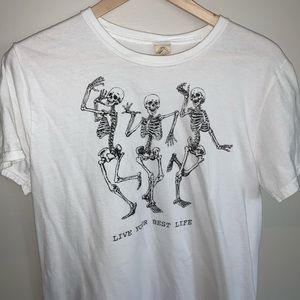 URBAN OUTFITTERS GRAPHIC TEE